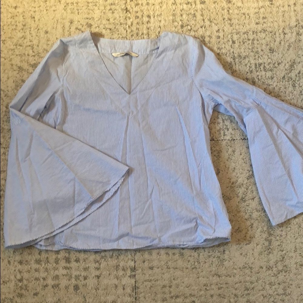 💚 Zara blue and white striped top